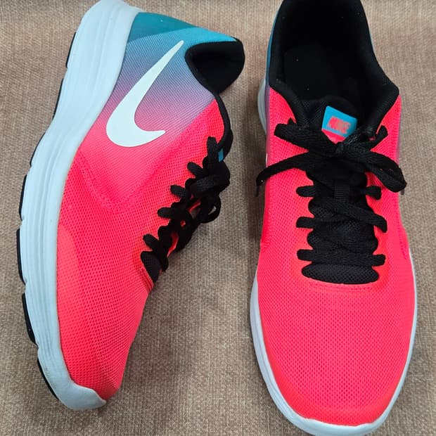 나이키 250mm-  레볼루션 3 우먼 런닝화