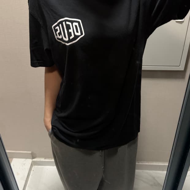 데우스 블랙 반팔티 xl (뒷면 프린팅)