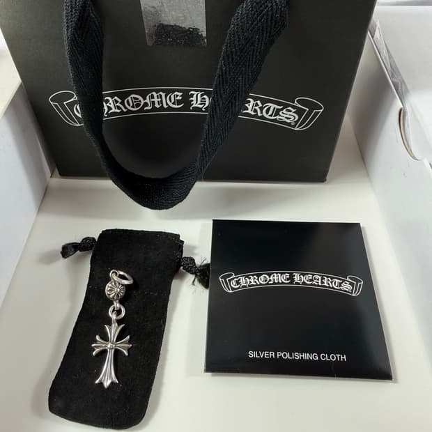 크롬하츠 원볼타이니 크로스 펜던트