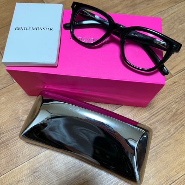 젠틀몬스터 가우스 01