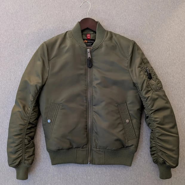 알파 인더스트리 MA-1 재킷