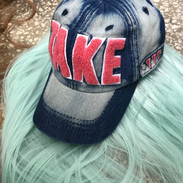 Y2K girl Neon pink Cap