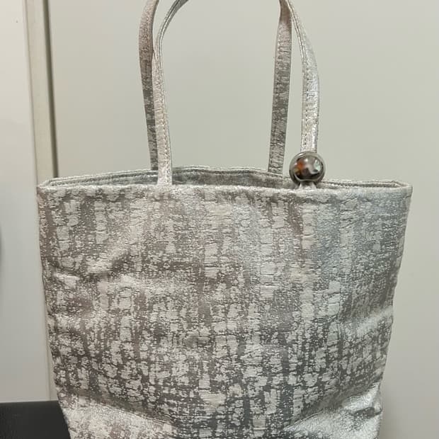 *해외출국으로 판매중단예정* Yunse 실버볼 미니 토트백