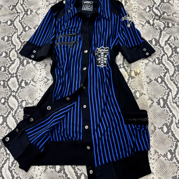 “Vintage” 00’s Kitsch Mood Studded Detai