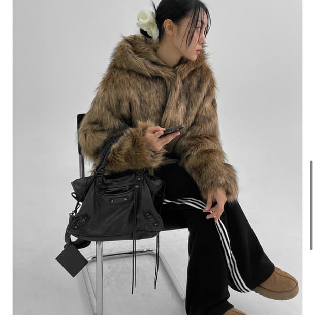 블랙업 이브렌 후드 퍼자켓