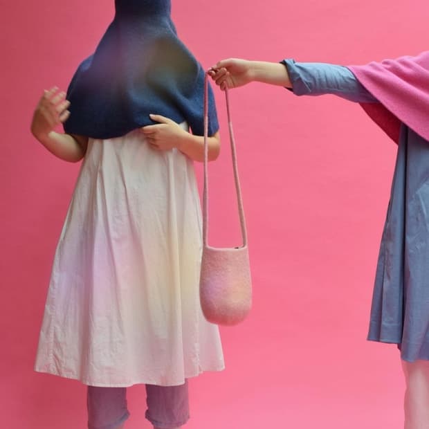 Cecilie Telle ball bag 다크브라운 판매
