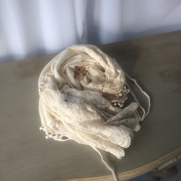 tied shirring point scarf