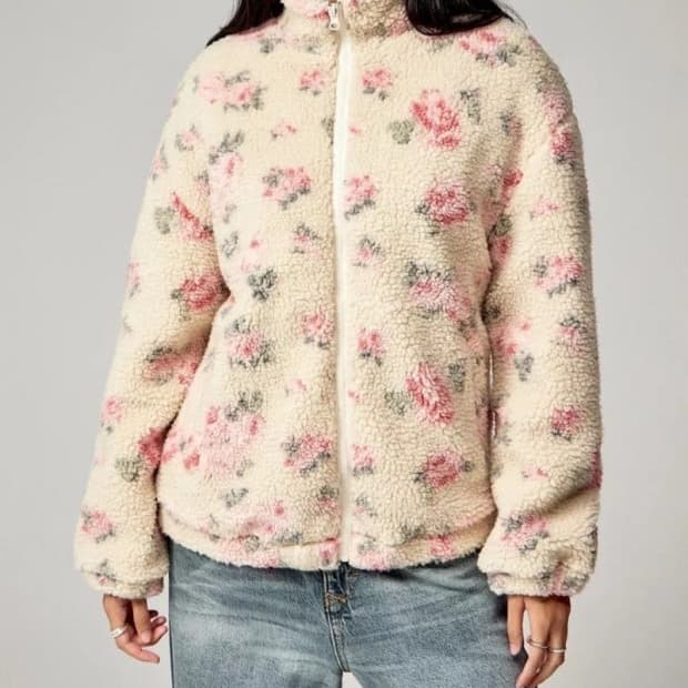 어반아웃피터스 플라워 꽃무늬 후리스 판매