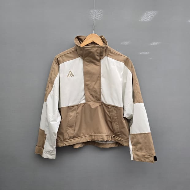나이키 ACG 바람막이 자켓 베이지/화이트