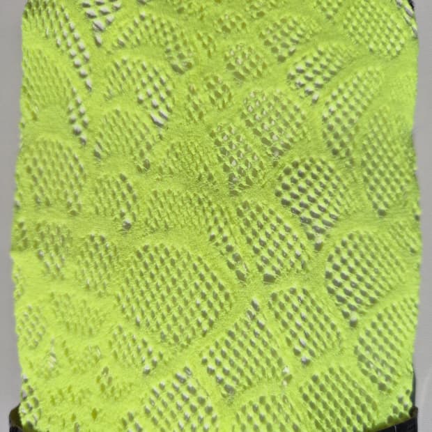 Doll Kiss 형광 네온 레이스 망사 팬티스타킹