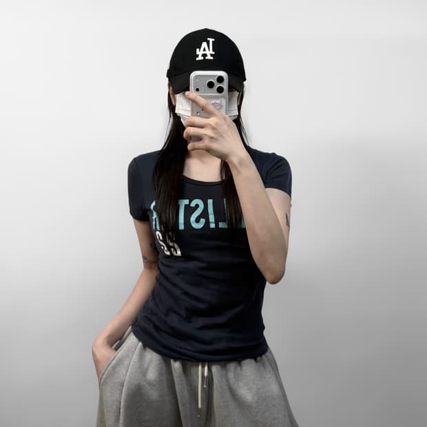 홀리스터 스펠 로고 반팔티 네이비