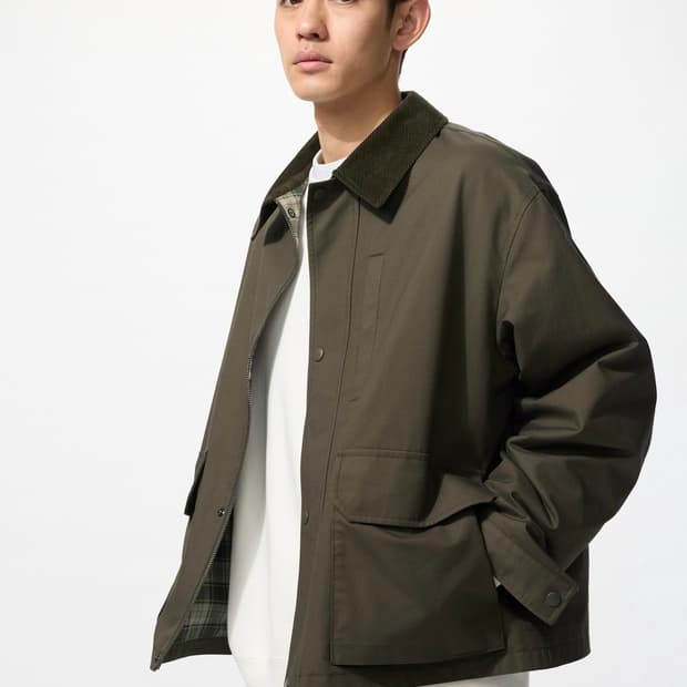 유니클로 유틸리티쇼트블루종 카키 s사이즈