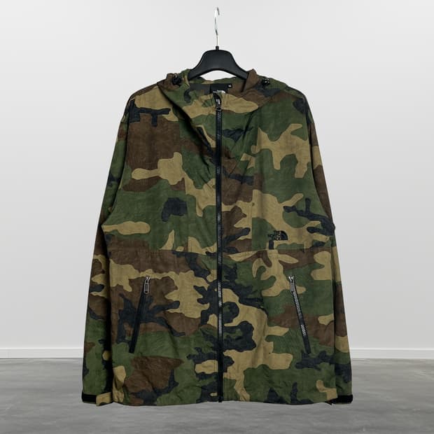 더 노스 페이스 카모플라쥬 후드 집업 자켓