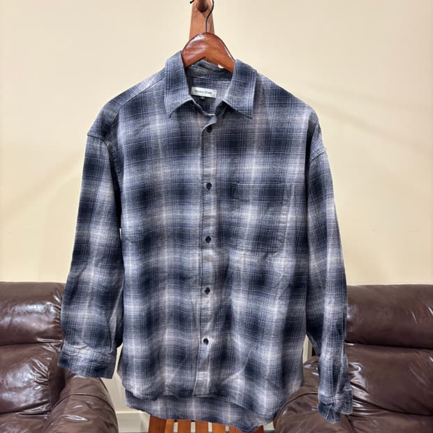 [프릭스스토어] 옴브레 셔츠 [L]