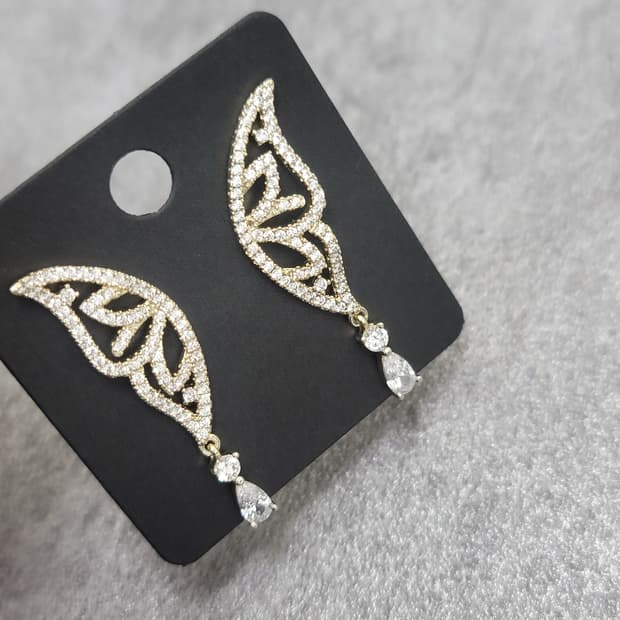 파베 나비귀걸이