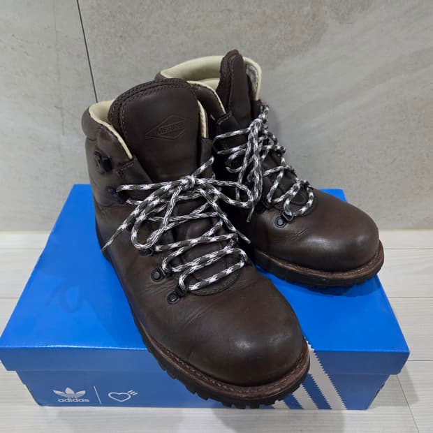 머렐 와일더니스 마운틴 부츠