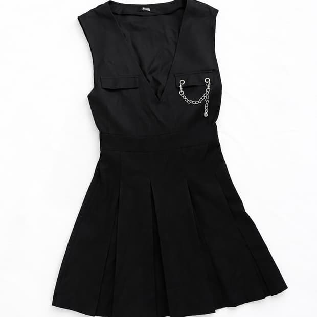 체인 디테일 브이넥 플리츠 미니원피스