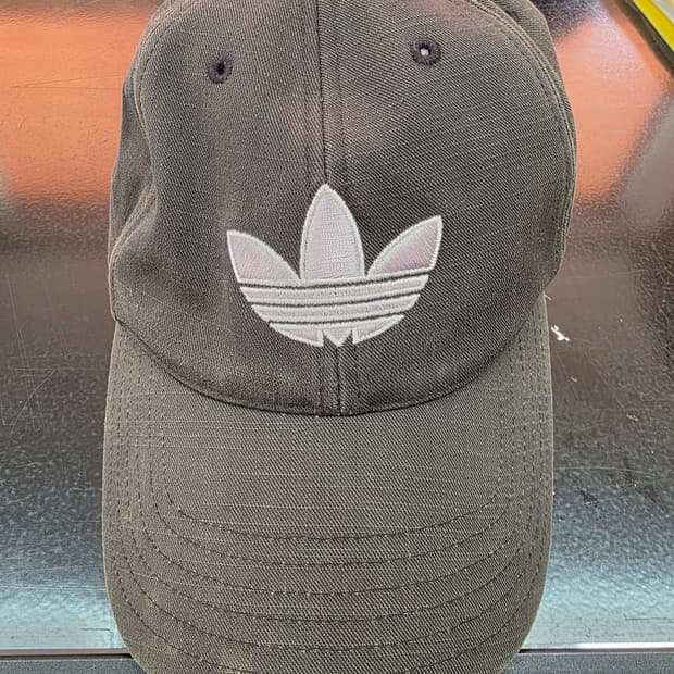 아디다스 썬 페이딩 빈티지 볼캡 모자