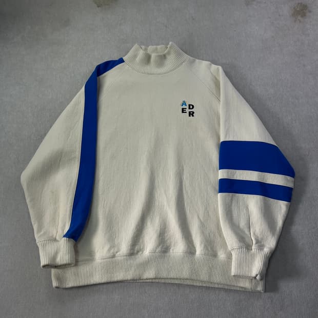 110 아더에러 18SS 자수 맨투맨