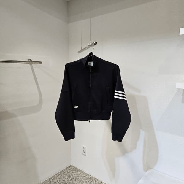 아디다스 뉴클래식 트랙 집업