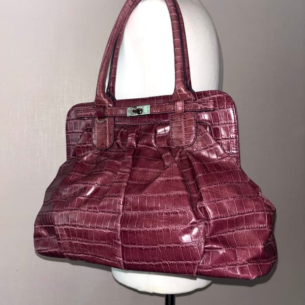 Vintage pink leather shoulder bag