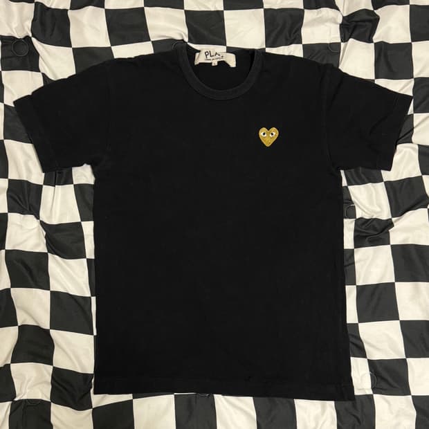 꼼데가르송 플레이 와펜 반팔티