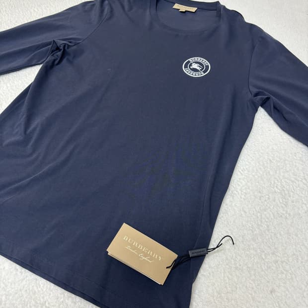 버버리 로고 롱슬리브 m사이즈 (풀구성)