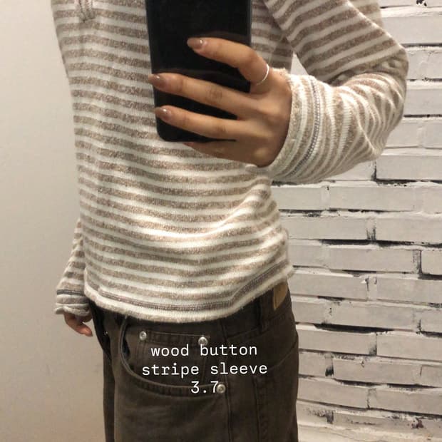 우드 버튼 스트라이프 슬리브