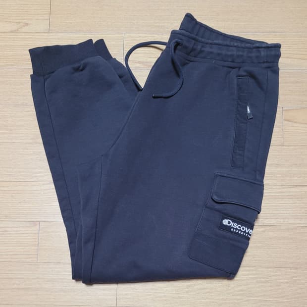 디스커버리 카고 트레이닝복하의

