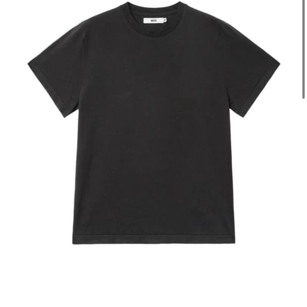 Whyte 블랙 반팔 구합니다 