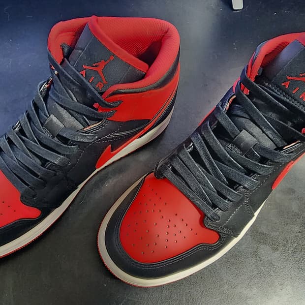 [255] 나이키 조던1 미드 블랙 파이어 레드