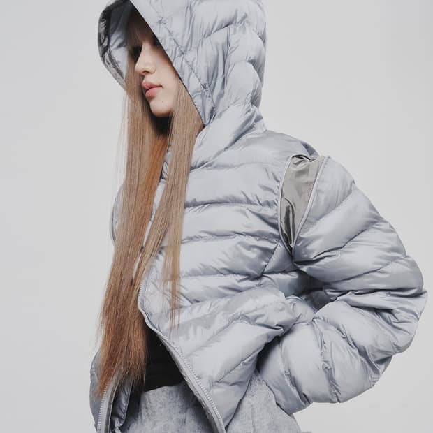 다이닛 경량패딩 실버 새상품