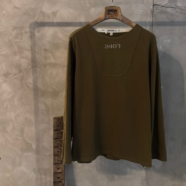 스펙테이터 롱슬리브 티셔츠 100