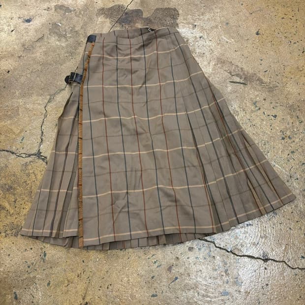 [정품] 버버리 브라운 체크 긱시크 랩 플리츠 미디 스커트 