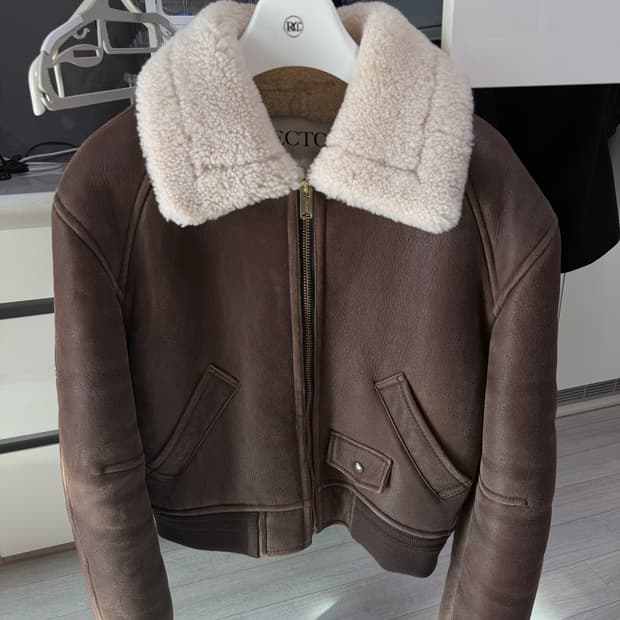 렉토 무스탕 s 판매합니다 (착샷o)