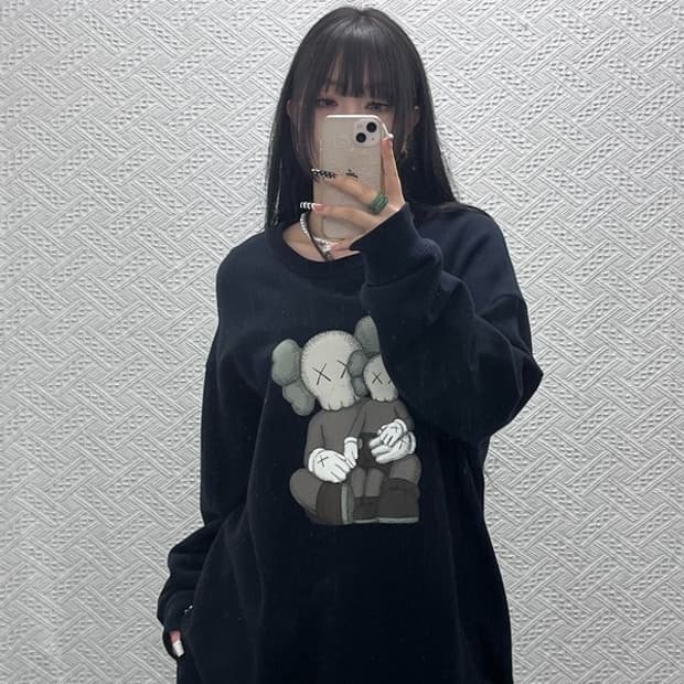 유니클로 X 카우스 펑크 키치 프린팅 맨투맨 XXL C10274