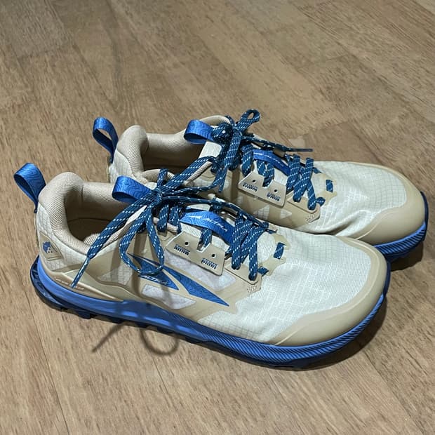 알트라 론픽8 탄 트레일 런닝화 265