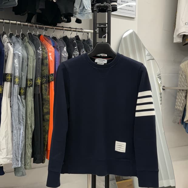 [2] 톰브라운 사선완장 맨투맨