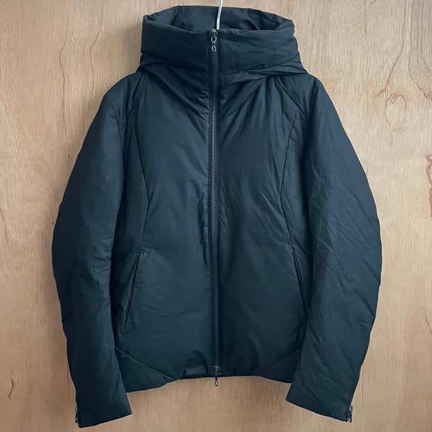 카즈유키쿠마가이 절개 후드 다운 자켓