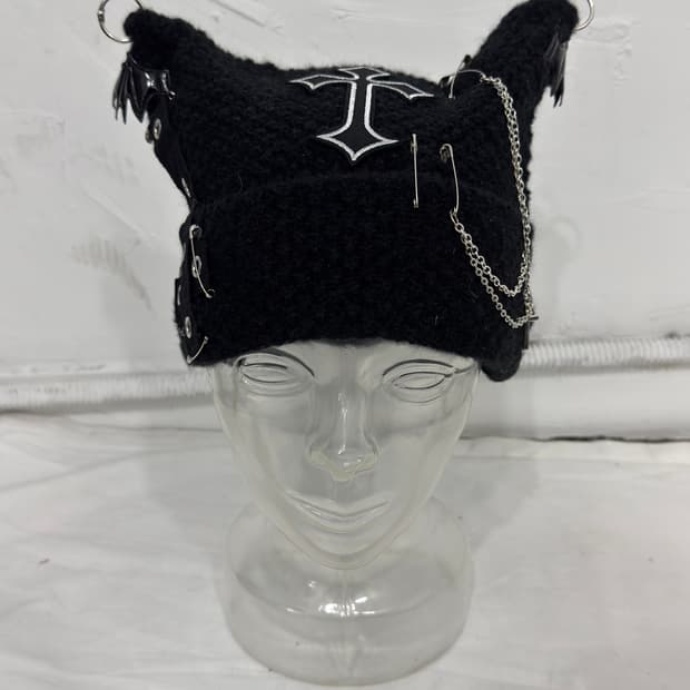 skull beanie