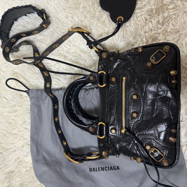 발렌시아가 네오카골 xs 크로커 레더