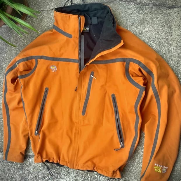 2000’s Mountain hardwear conduit  jacket