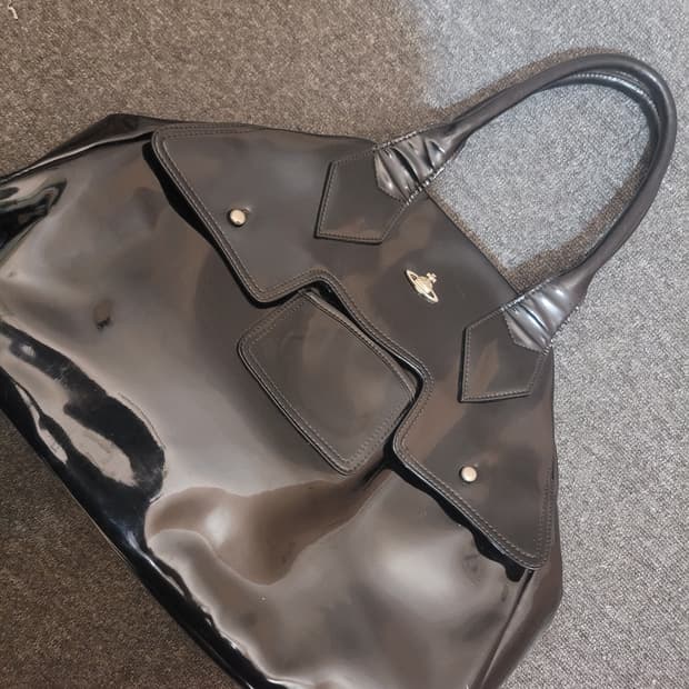 비비안웨스트우드 글로시 호보백 가방 토트백 Y2K 야스민 핸드백 