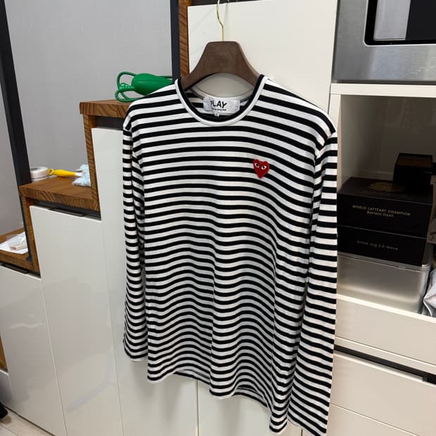 꼼데가르송 롱슬리브 XL사이즈 판매합니다 !