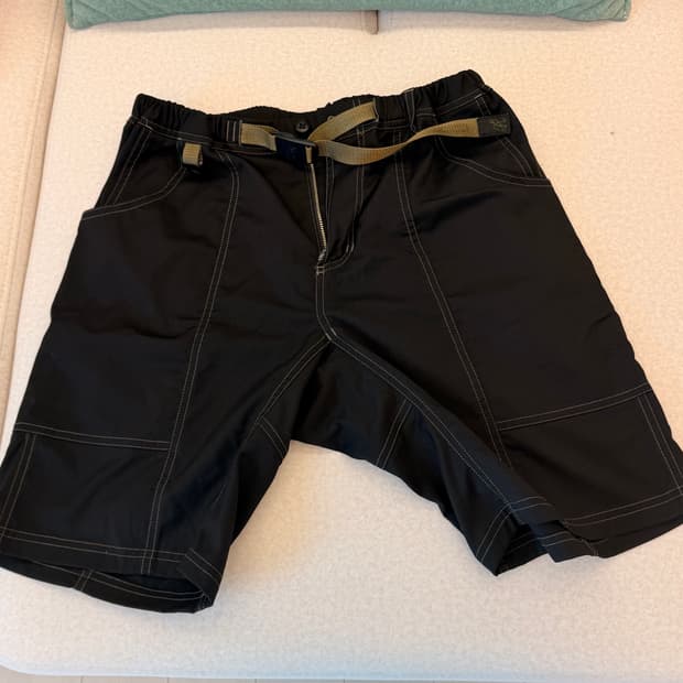 그라미치 x 이스크로그 반바지