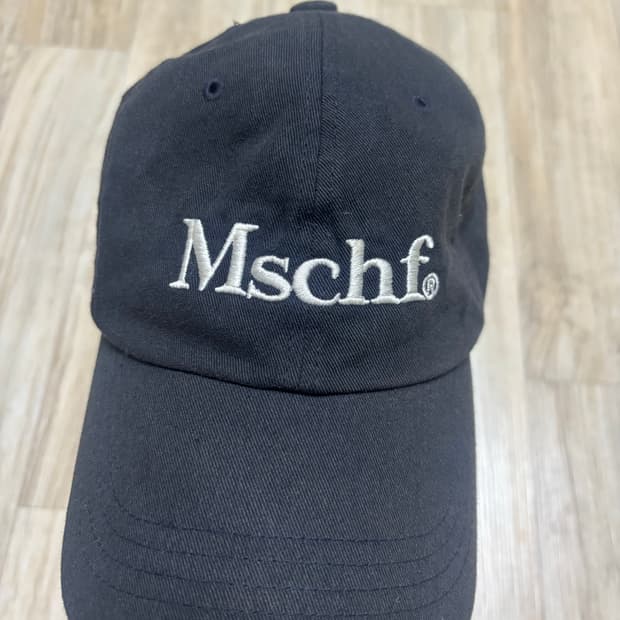 미스치프 레터링 볼캡