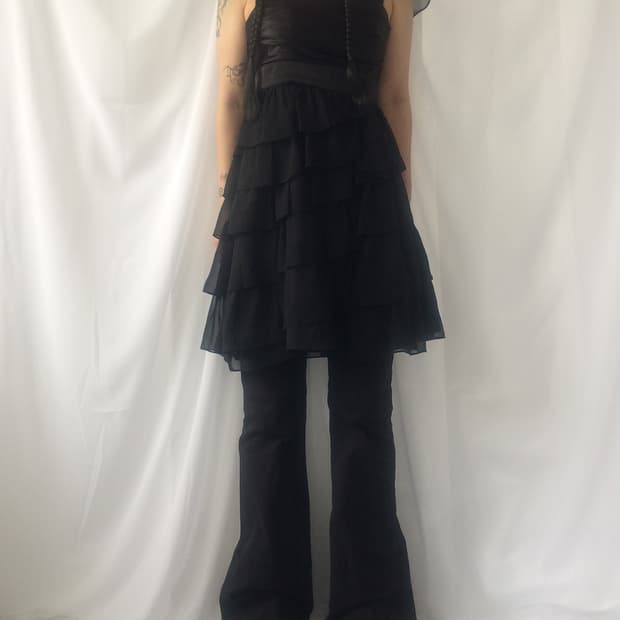 Unbalanced layer point sleeveless one pi