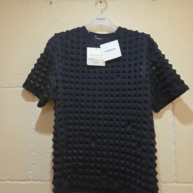 강혁 피라미드 엠보싱 반팔 네이비 라지 새상품