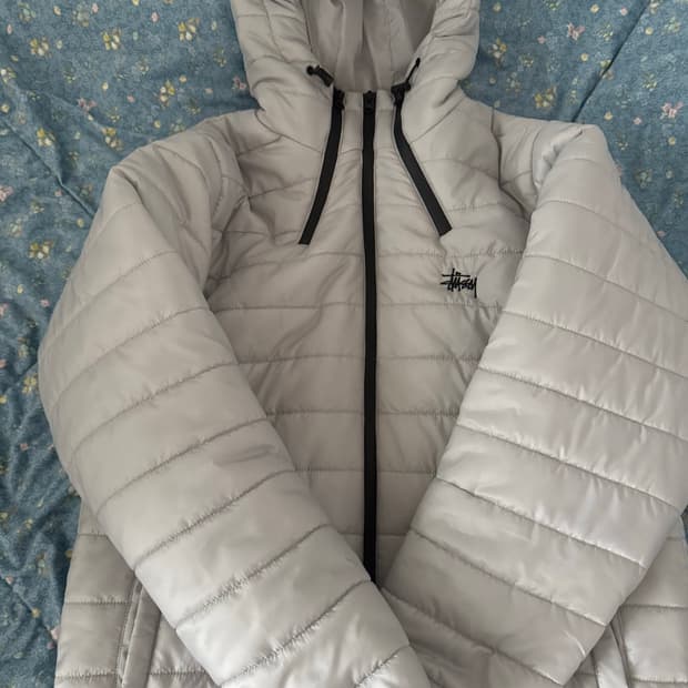 스투시 그레이 경량패딩