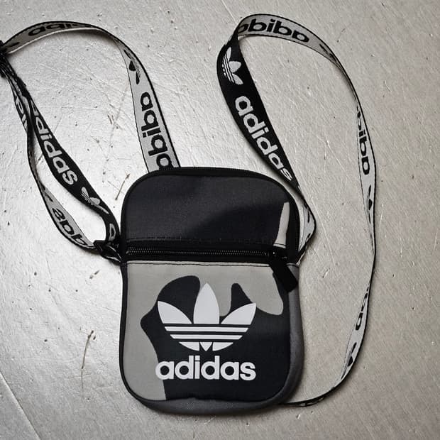 아디다스 카모 미니백/크로스백/가방/카모플라쥬